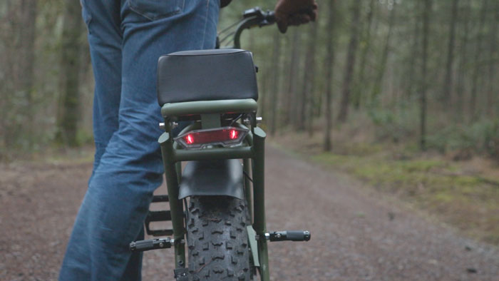 super73-s1-motorbike-rear-light-pegs